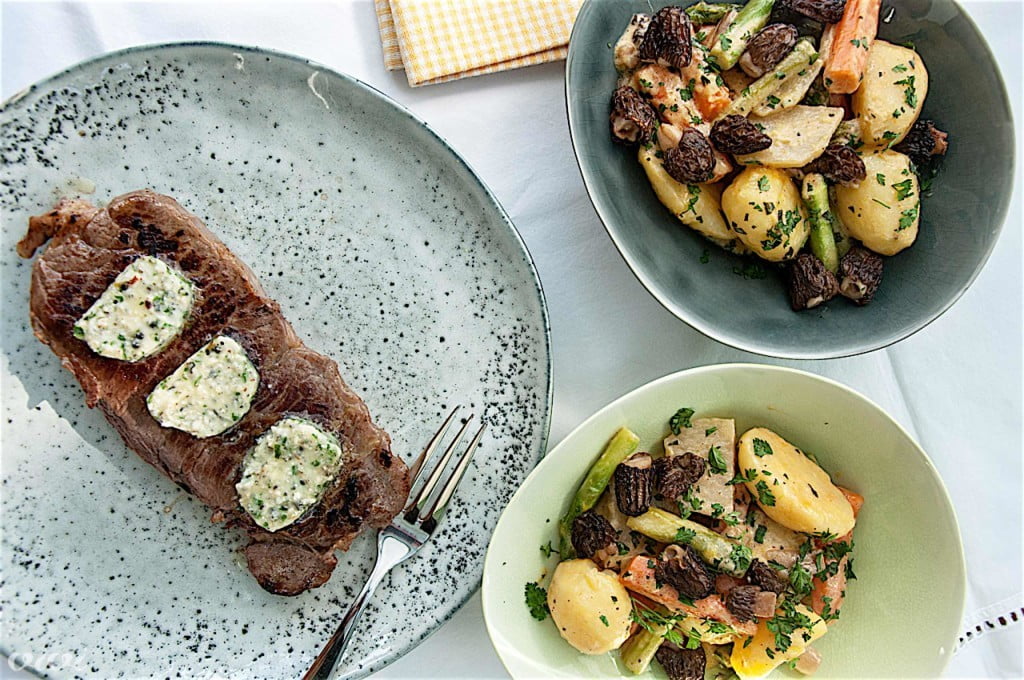 Steak, gorgonzola maslo, pomladni ragu