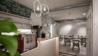 Monstera bistro - pogled izza monstere proti jedilnici