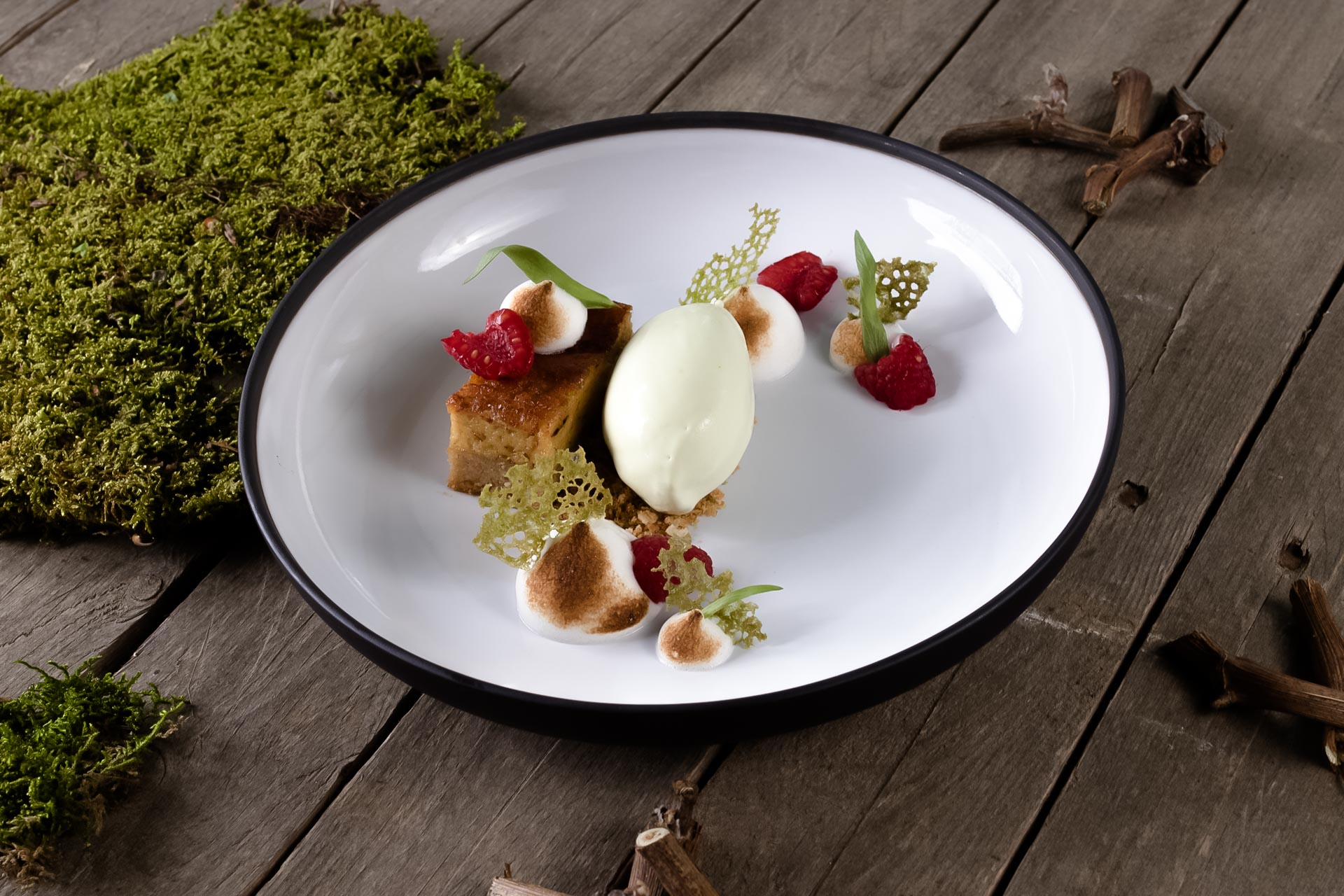 Tri Lučke - Pregreta smetana, pehtran, jogurt, krhko testo