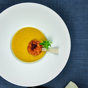 korenjeva juha piscancji polpet z rdeco peso3