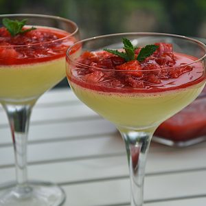 jajcna krema s tonko rabarbara in jagode4