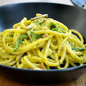carbonara bucatini z divjimi sparglji2