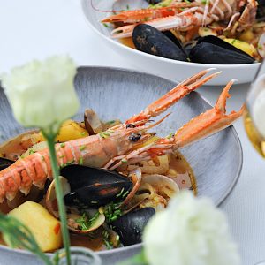 bouillabaisse s školjkami in škampi12