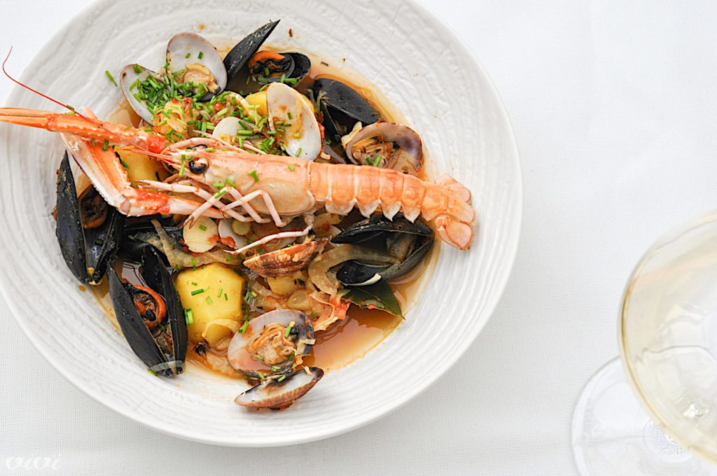 bouillabaisse s školjkami in škampi3