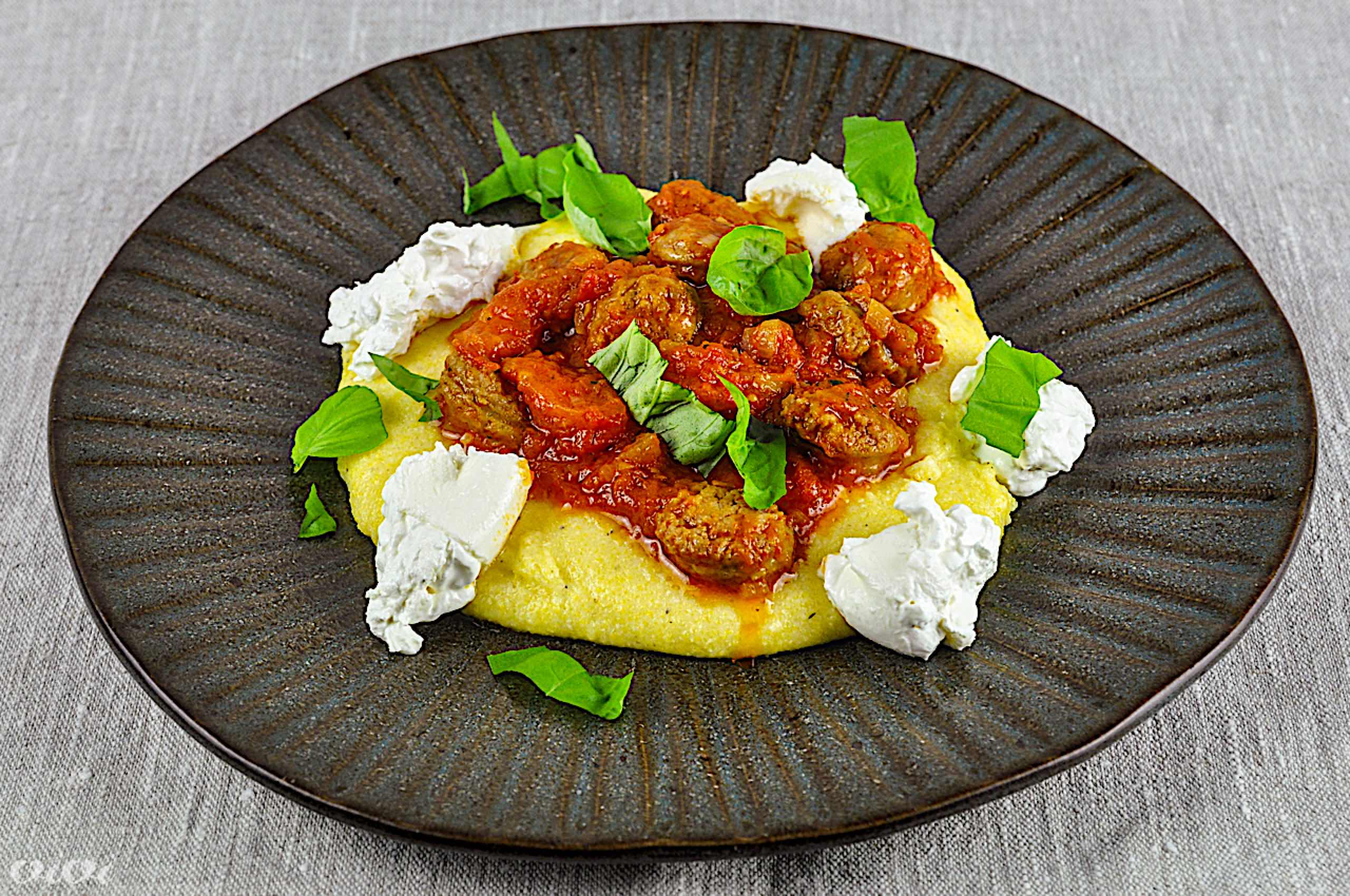 polenta klobasa paradižnik burrata2