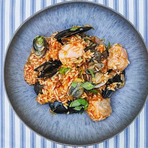 portugalska riževa ponev školjke losos2