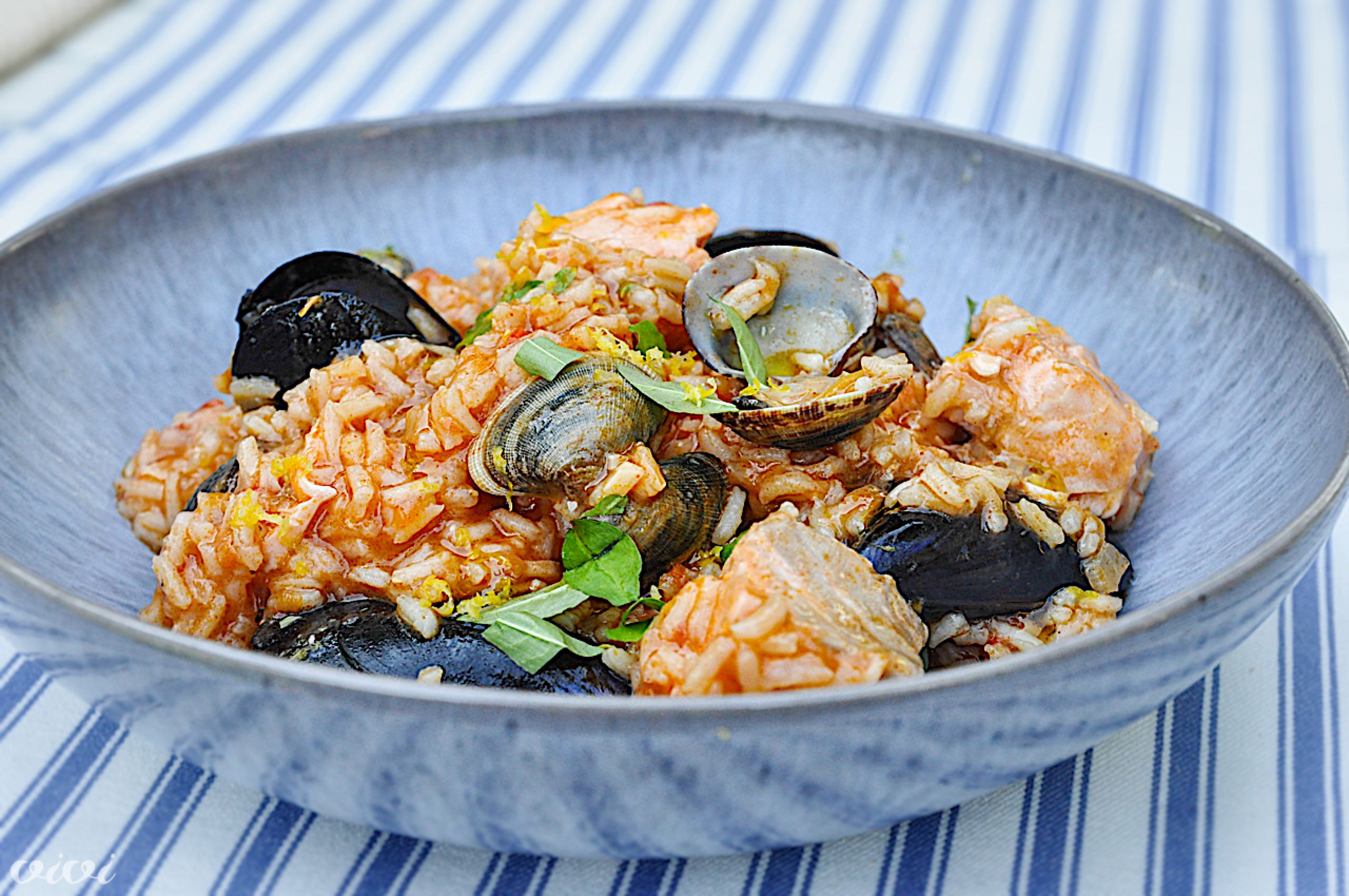 portugalska riževa ponev školjke losos3