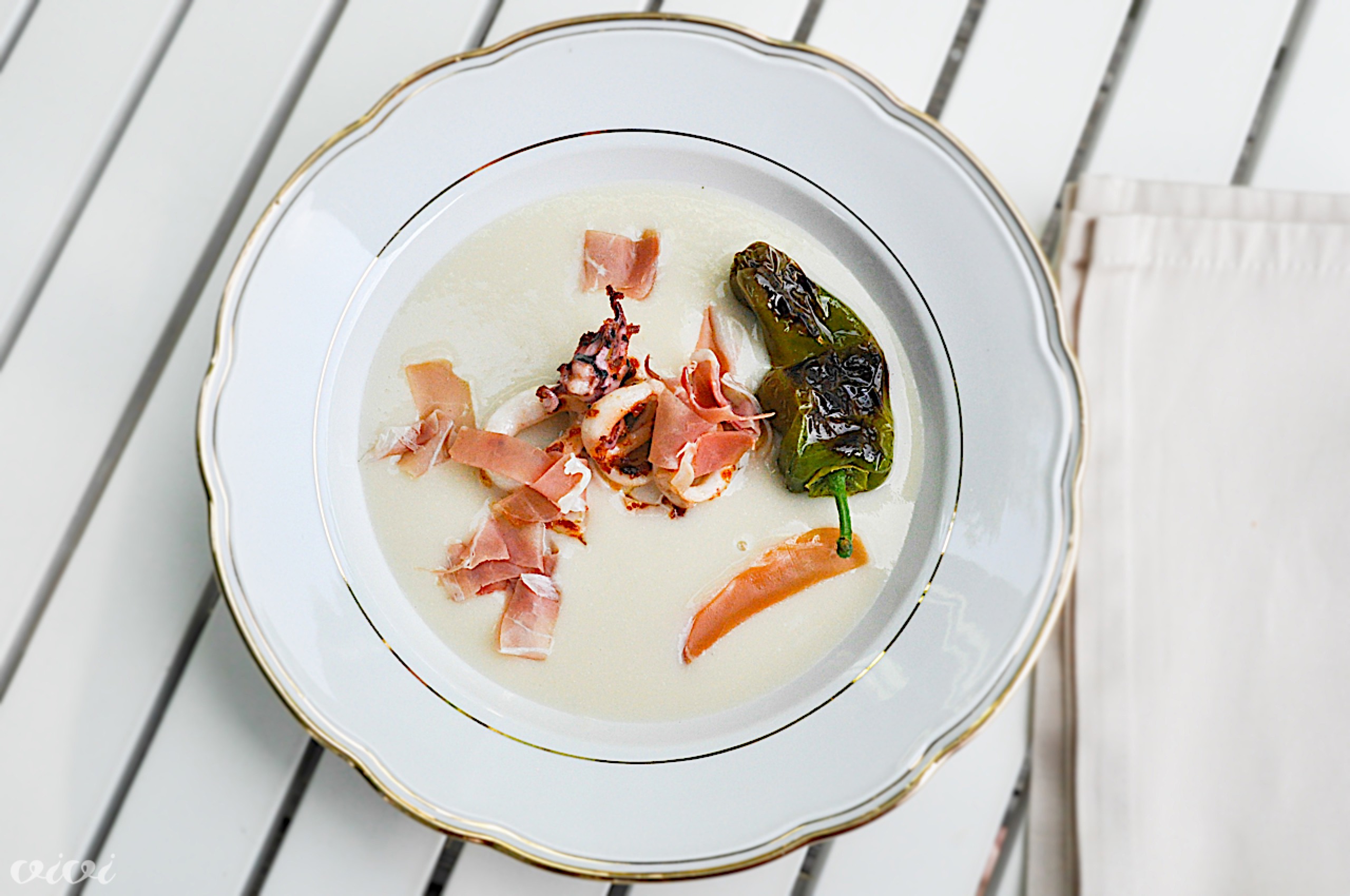 fižolova juha lignji in pimientos