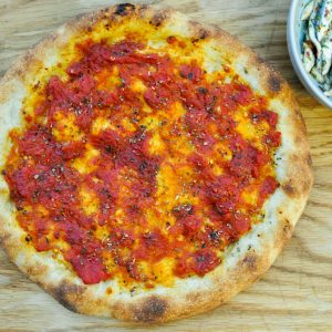pizza z mariniranimi sardoni priprava
