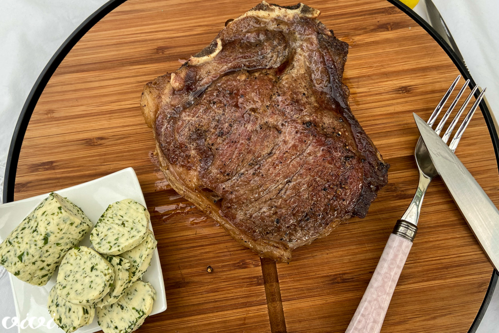 pecen steak zeliscno maslo maitre d hotel3
