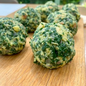 špinačni cmoki pred kuhanjem1