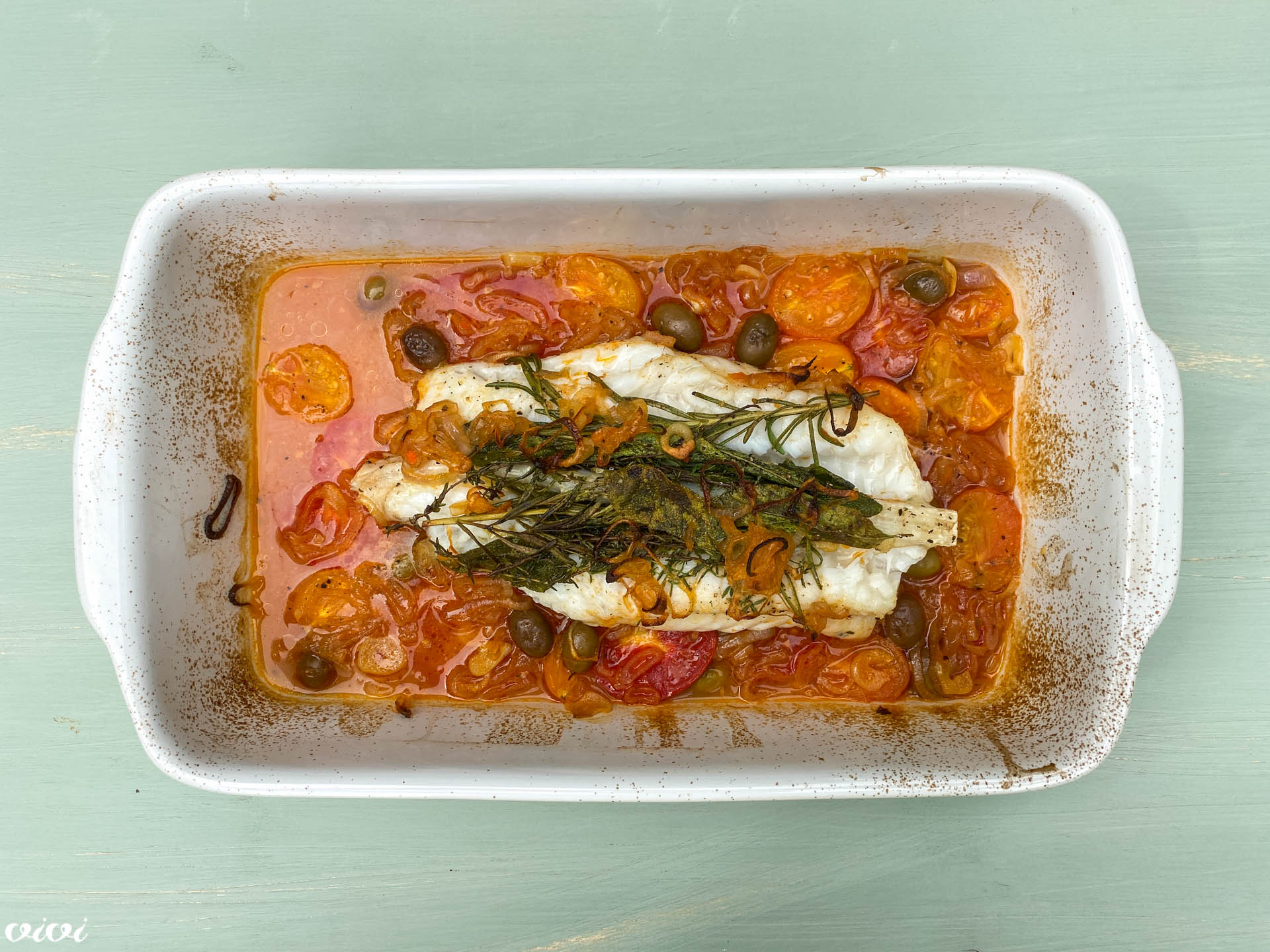 morska žaba s paradižnikom iz pečice