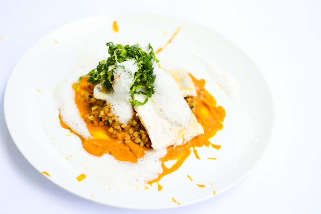 gostina na gradu TR20j, File brancina na ajdovi kaši z jesensko zelenjavo in gozdnimi šampinjoni