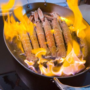 škampi s konjakom030