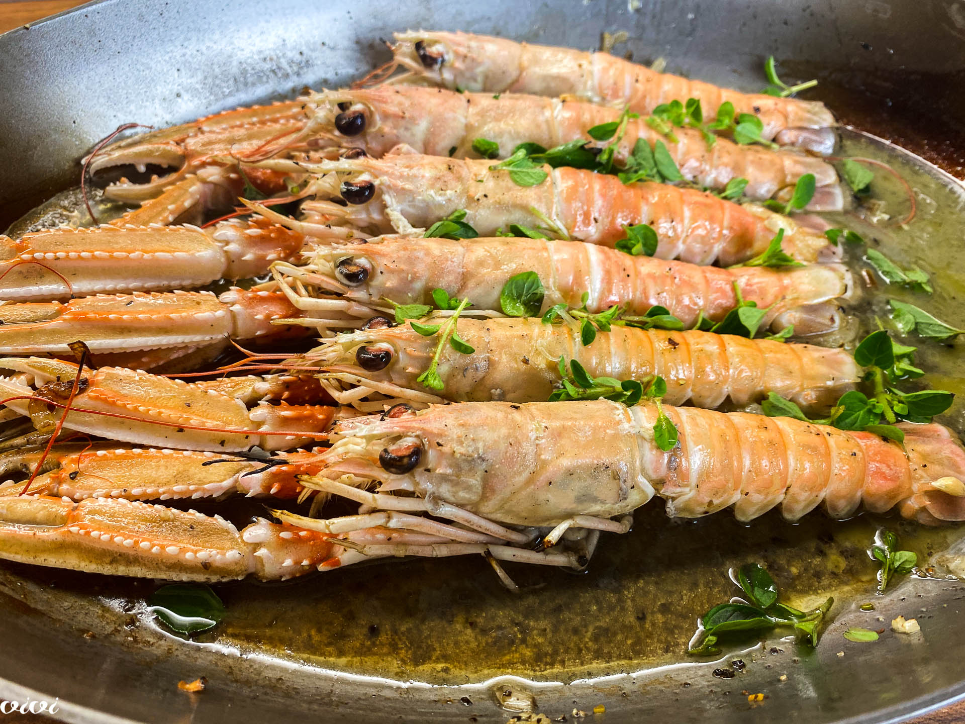 škampi s konjakom035