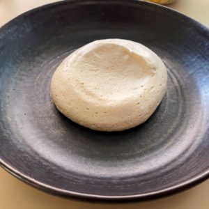 medenjakova pavlova s hruškami8