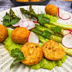 lečini cmoki, šparglji in bobov guacamole025