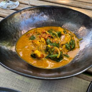 Piščančji kari z mlado čebulo034