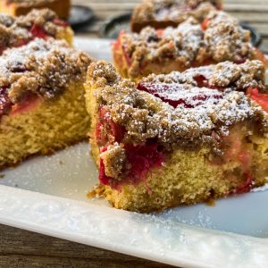 Marcipanovo pecivo z rabarbaro in kavnim drobljencem027