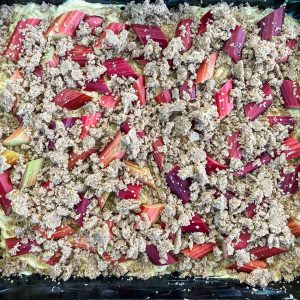 Marcipanovo pecivo z rabarbaro in kavnim drobljencem2