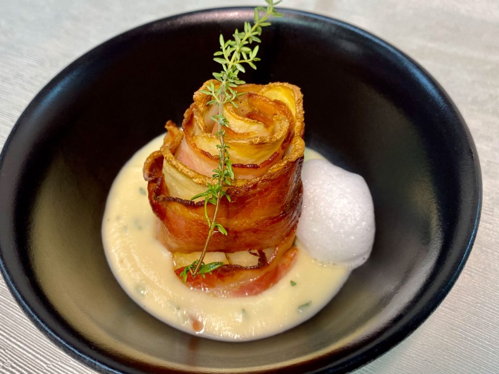 Hotel Leonardo TR21j, dodatna ponudba, Krompirjev zvitek s slanino, jurčkova krema s svežim sirom