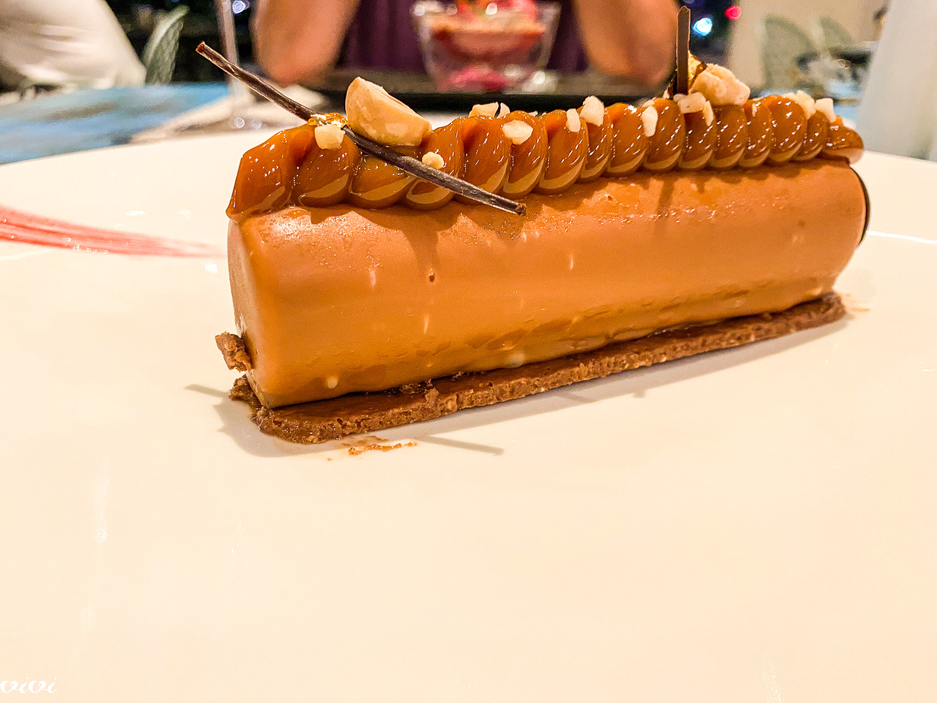 Istrian bistro, vanilijeva tortica z lešniki in karamelo2