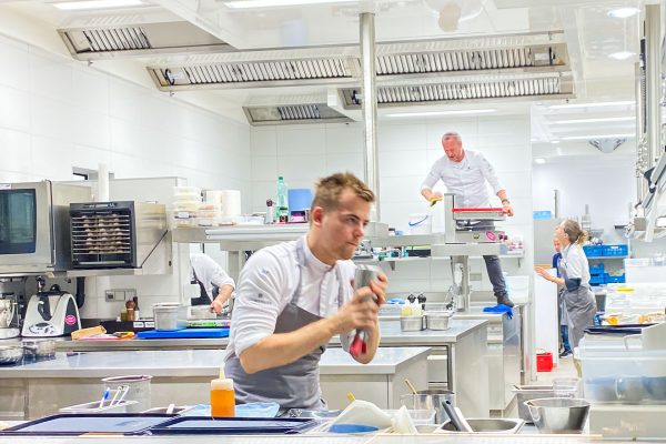 Hubert Wallner, kuhinja, čiščenje2