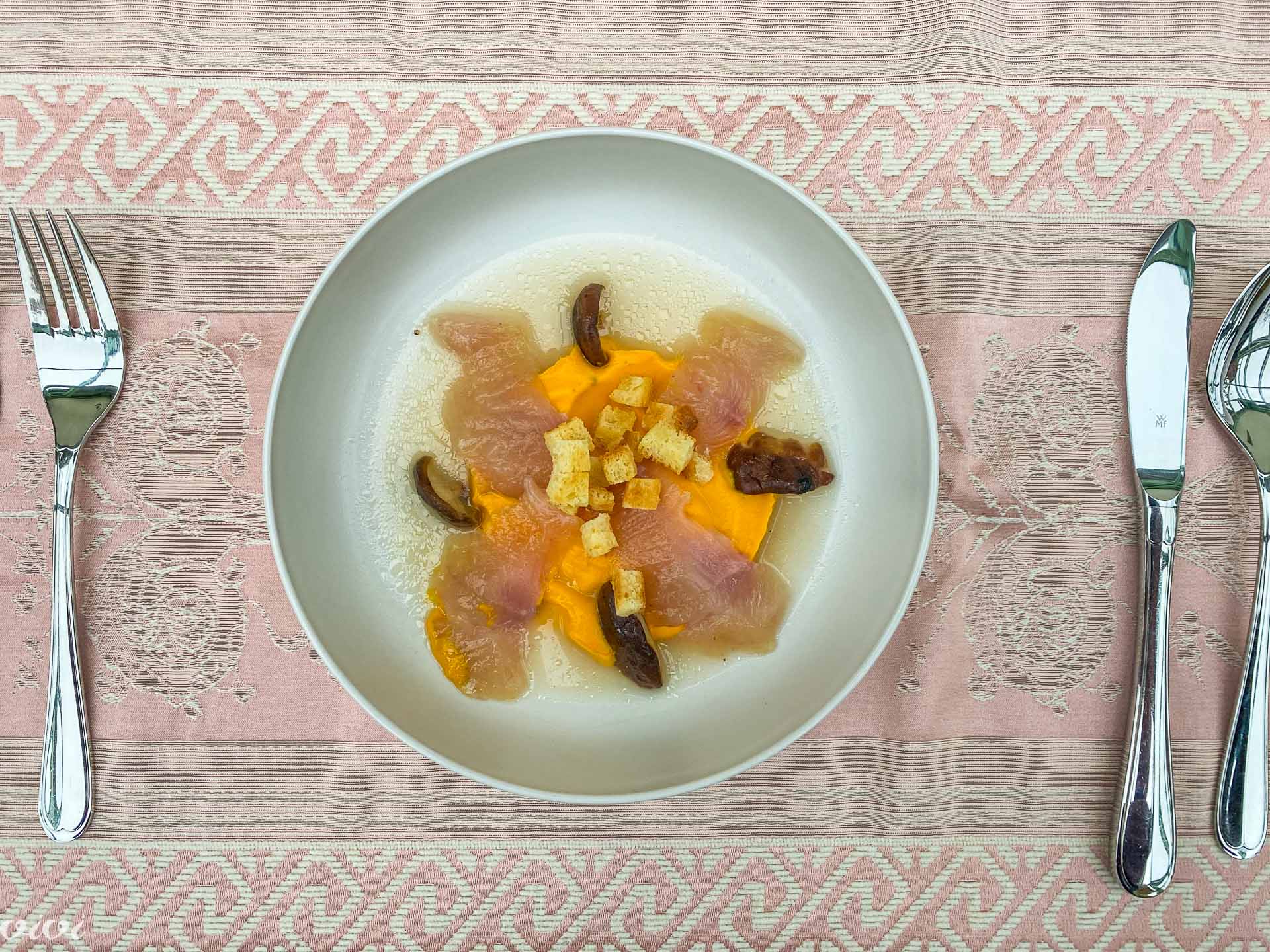 Pacana postrv, bučna krema, šitake, postrvja juha9