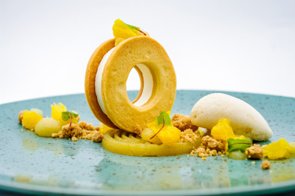 Tiffany TR23j Pena kozje skute s cvetličnim medom in mandlji, sladoled kutine, gel kutine