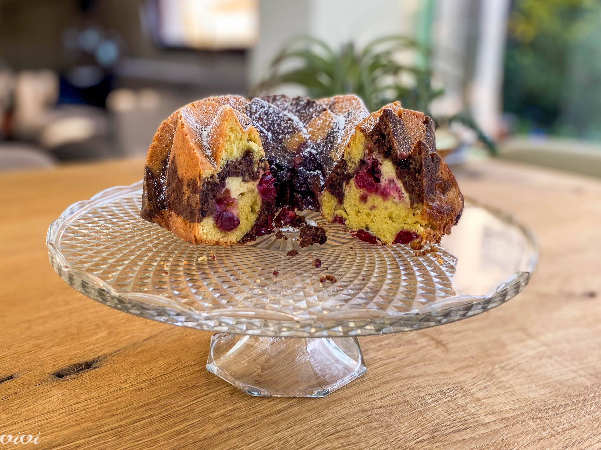 Valovit marmorni kolač z višnjami3