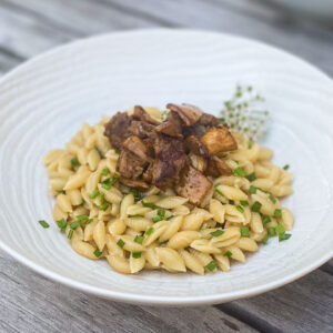 Testenine z vietnamsko česnovo omako, hitro popečena govedina in ostrigarji7