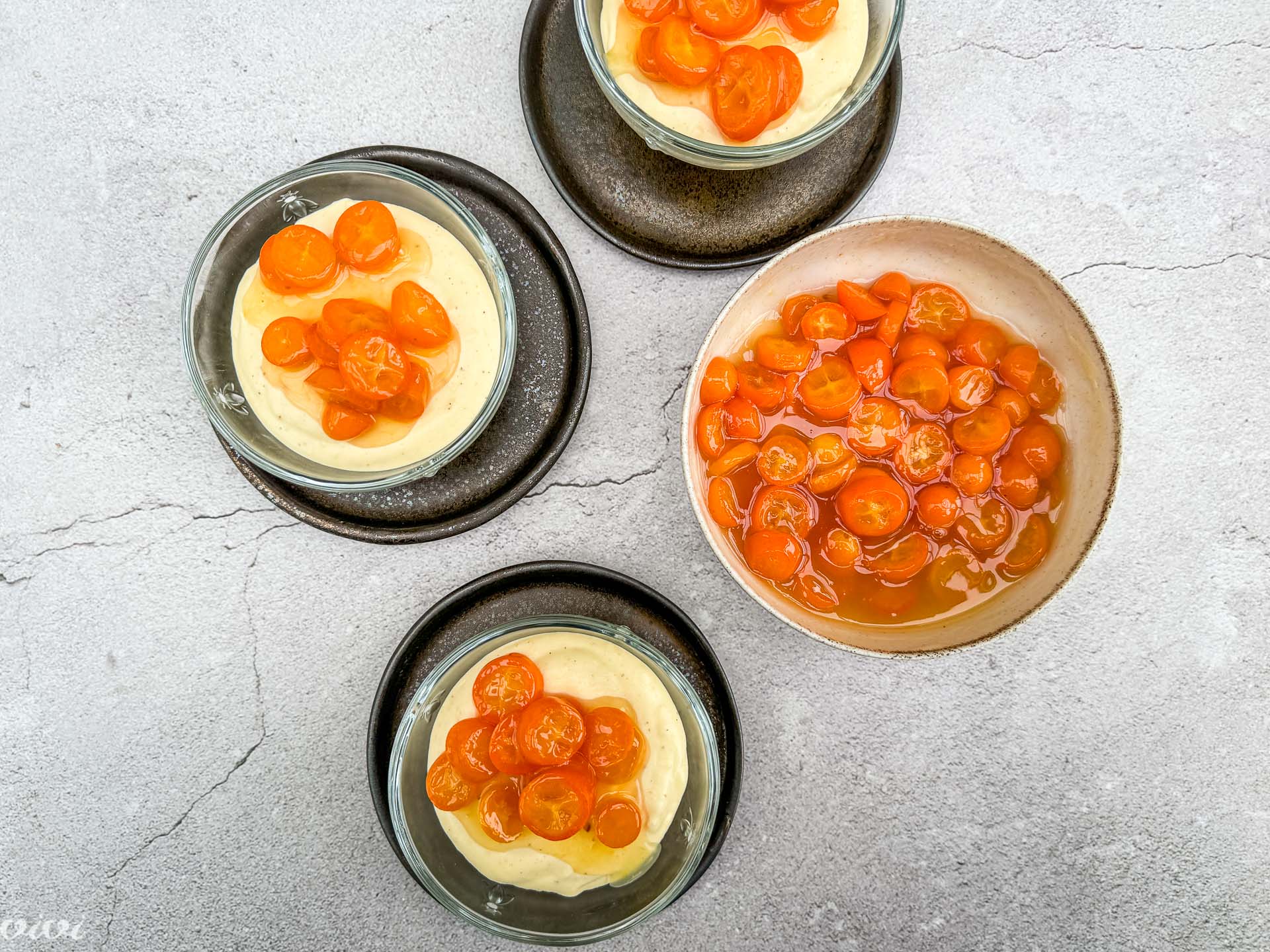 Beli čokoladni mousse, kumkvatova omaka6