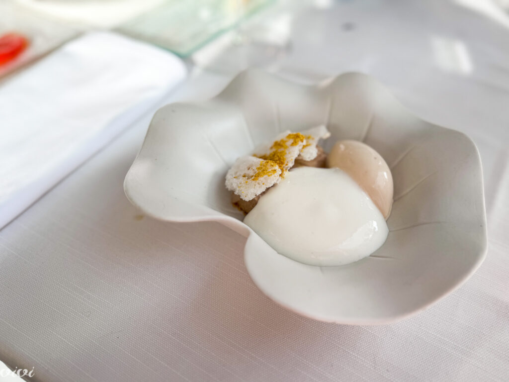 Debeluh, pomlad24, sladica, tradicionalni slovenski zajtrk, maslo, med in mleko5