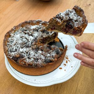 Makova torta z robidami in mandljevim drobljencem15