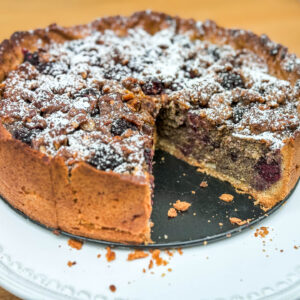 Makova torta z robidami in mandljevim drobljencem29