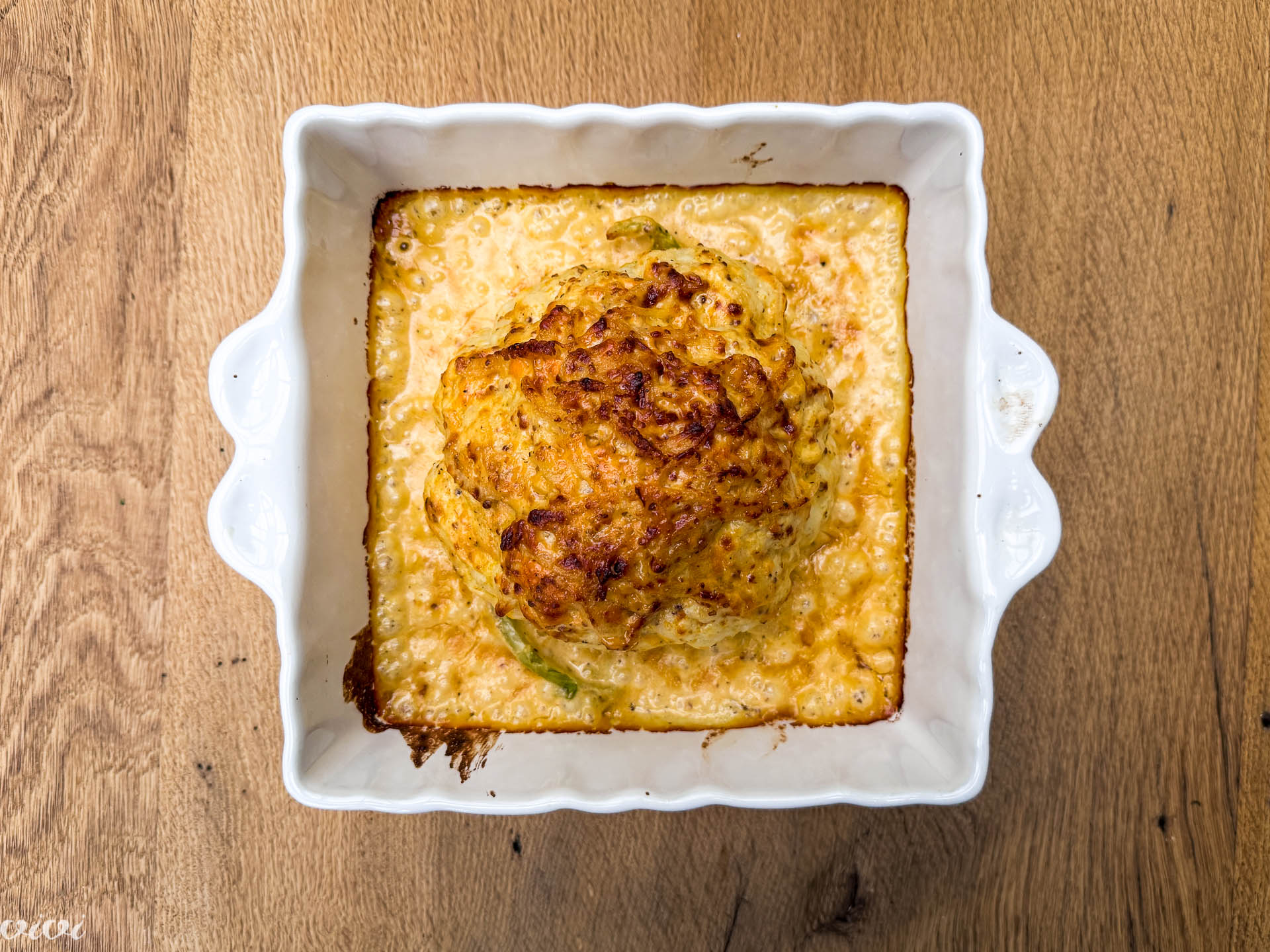 Gratinirana cvetača s čedarjem in čebulo1