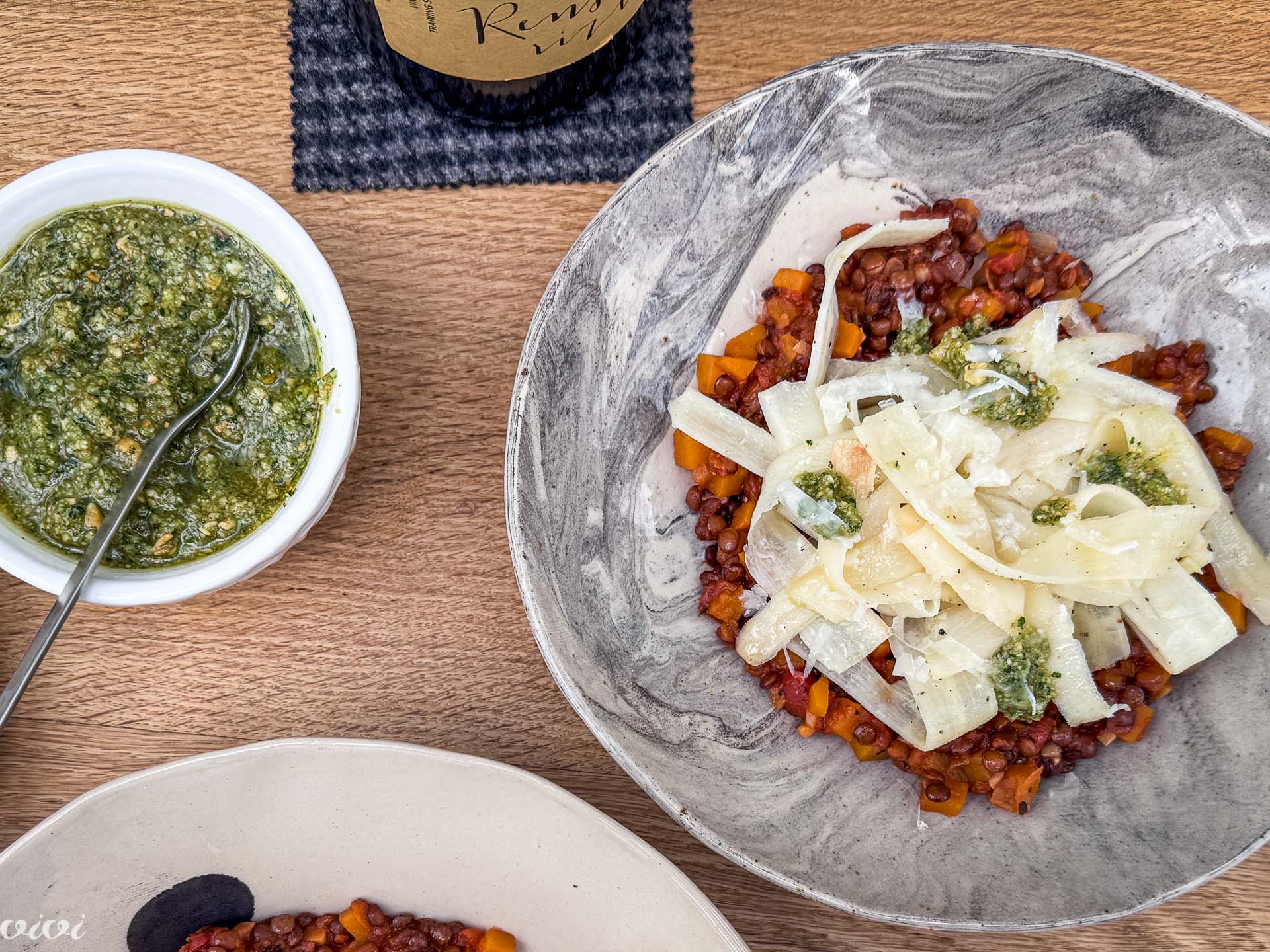 Lečin bolonjeze s širokimi rezanci črnega korena45