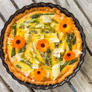 Quiche z zelenimi šparglji in parmezanom22