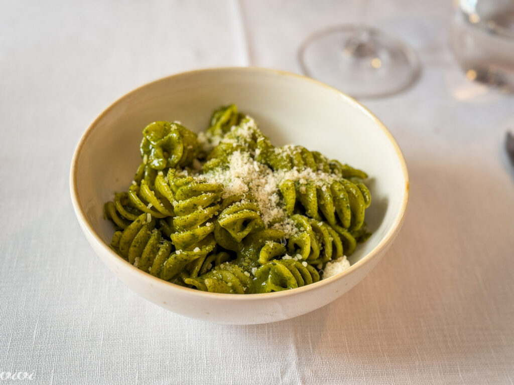 Osteria Le Logge, Siena, fussili s pestom bazilike
