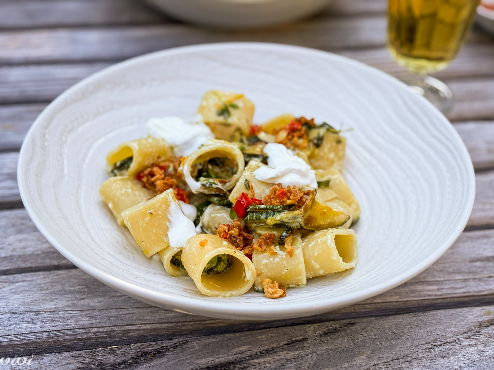 Calamarata z bučkami in stracciatello14