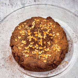 Gianduja kolač z lešniki12