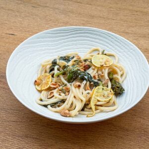 Piciji z brokolijevo repico, limono in lešniki2