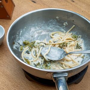 Piciji z brokolijevo repico, limono in lešniki7