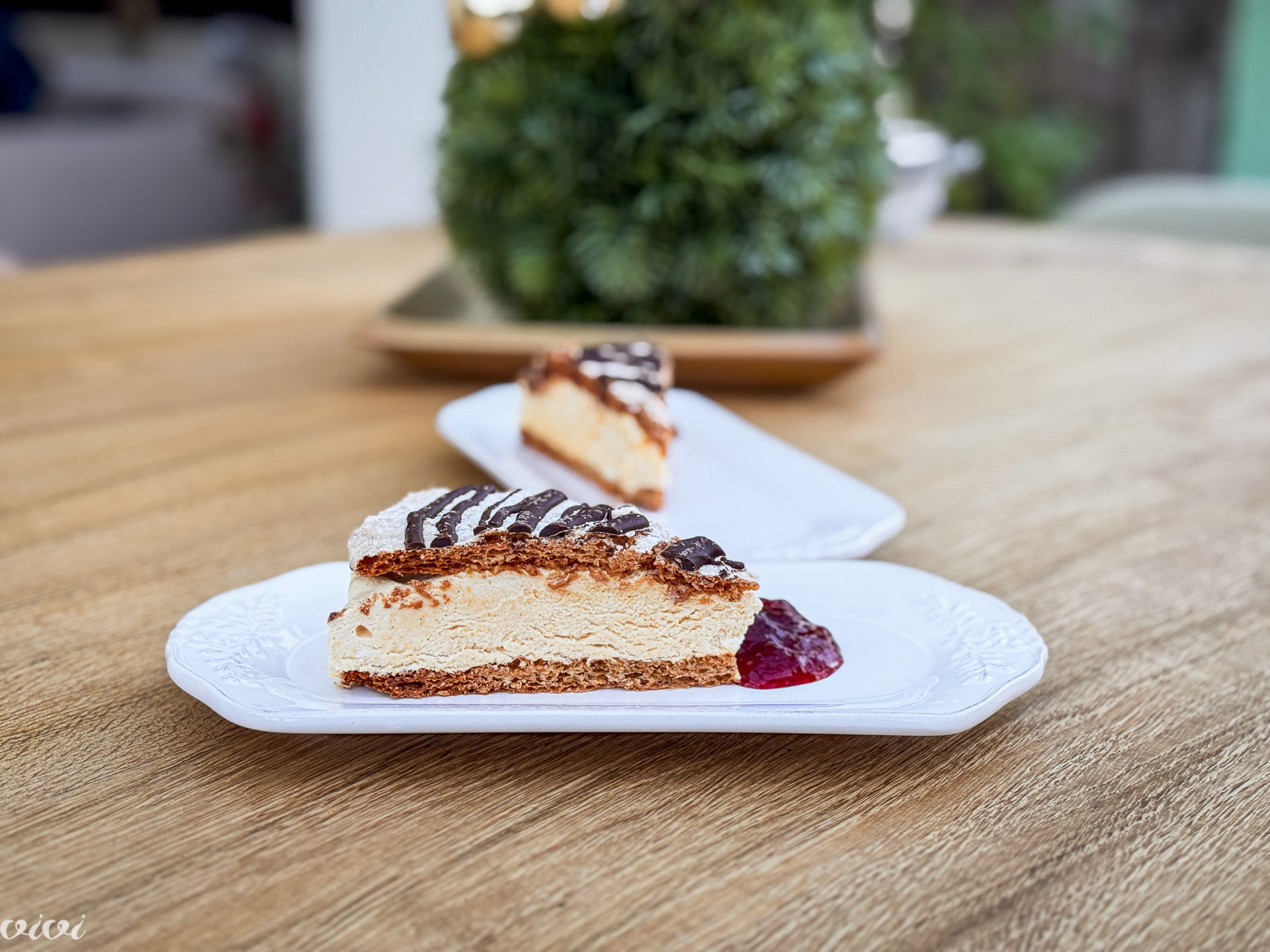 Lešnikova parfait torta z meringo13