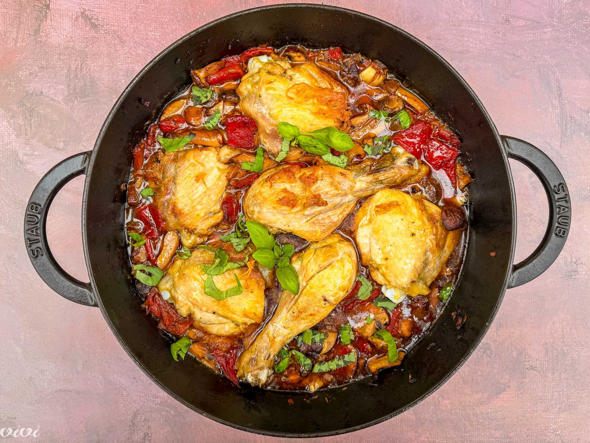 Piščanec s pečeno papriko in gobami43