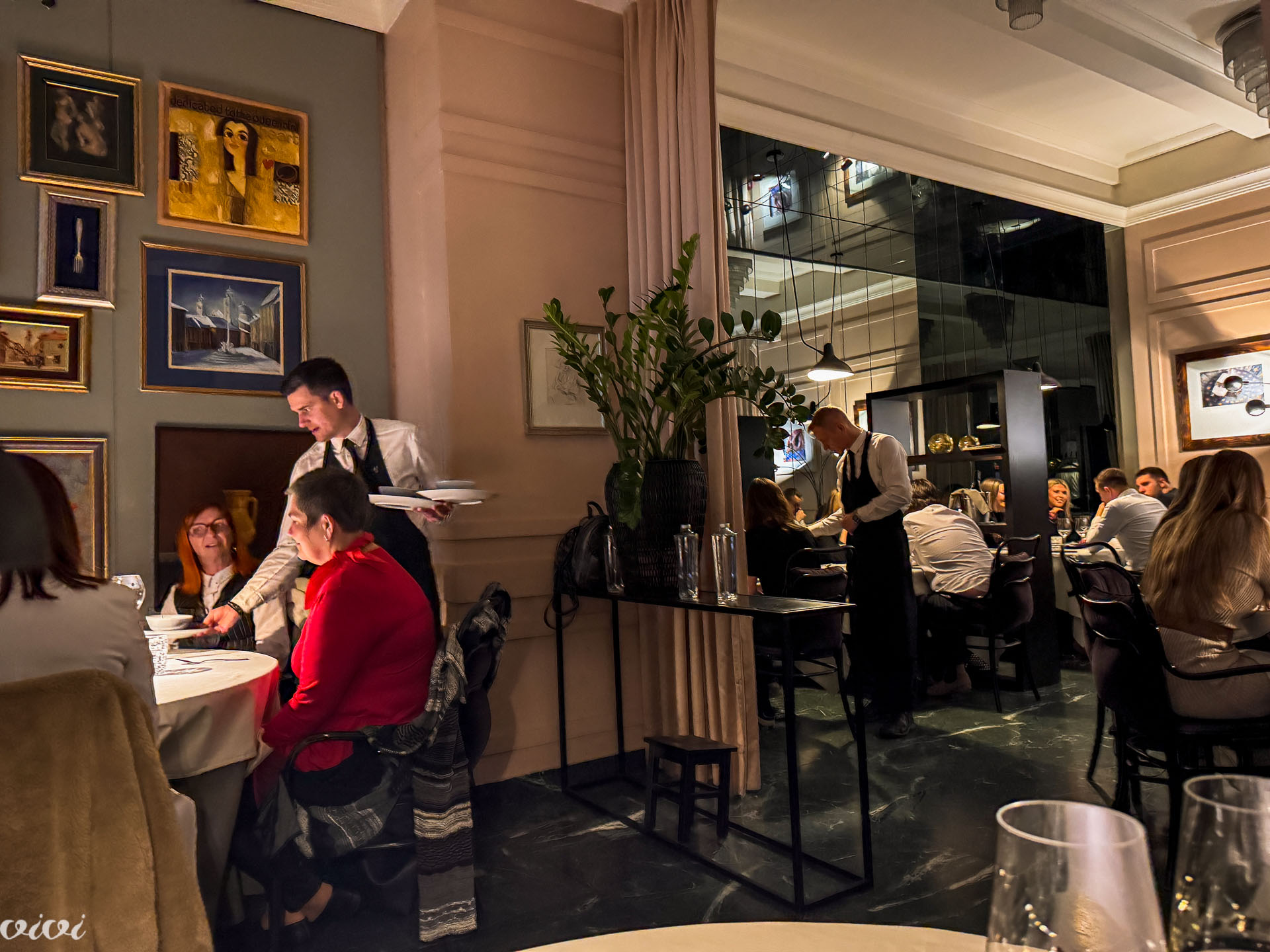 JB restavracija, TR26p, gostje se poslavljajo4