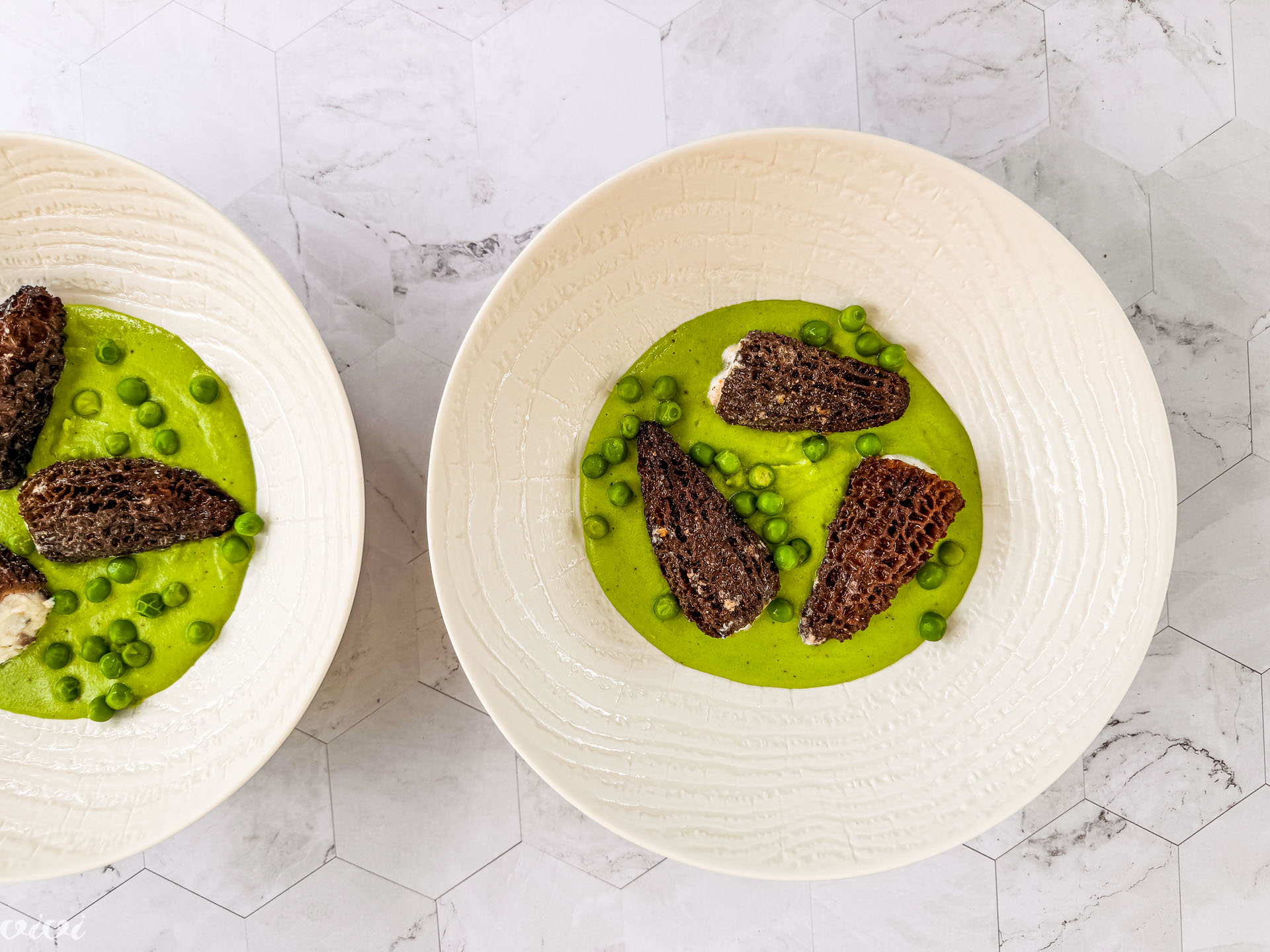 Mavrahi polnjeni z rikoto, na grahovi kremi27