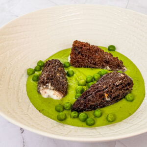 Mavrahi polnjeni z rikoto, na grahovi kremi32