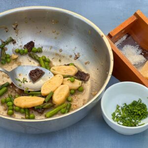 Pomladni njoki, mavrahi, šparglji, grah40