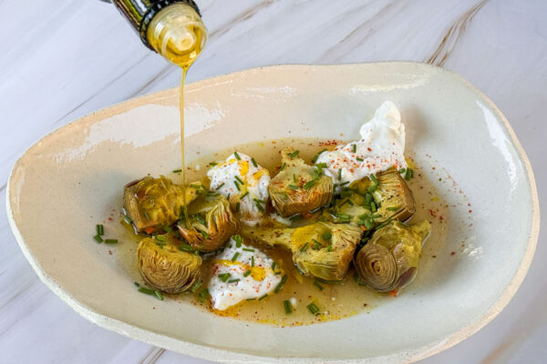Artičoke v raguju, limona, burrata23